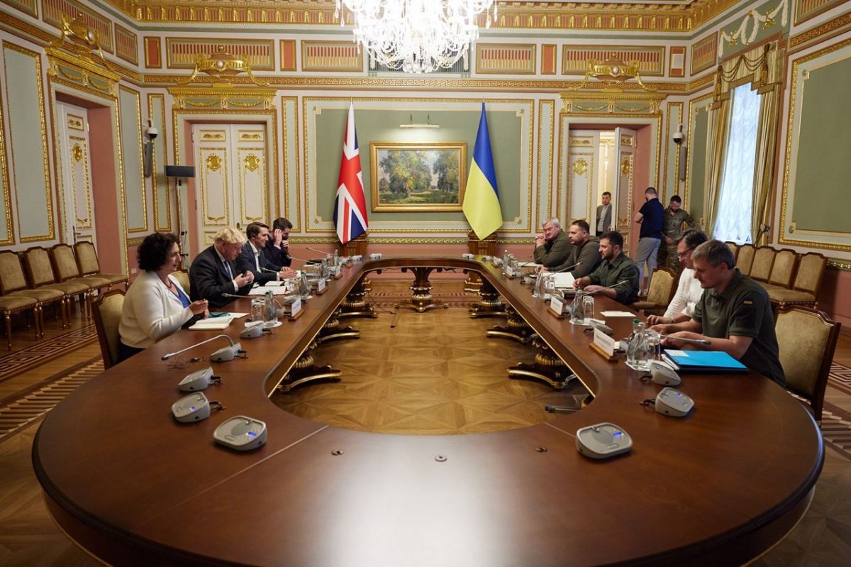 Boris Johnson: Ukrayna ordusundaki 10 bin askeri 120 günde eğitebiliriz #3