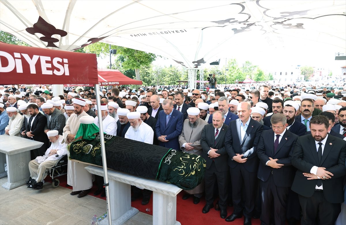 Cumhurbaşkanı Erdoğan, Mahmut Ustaosmanoğlu nun cenazesine katıldı #4