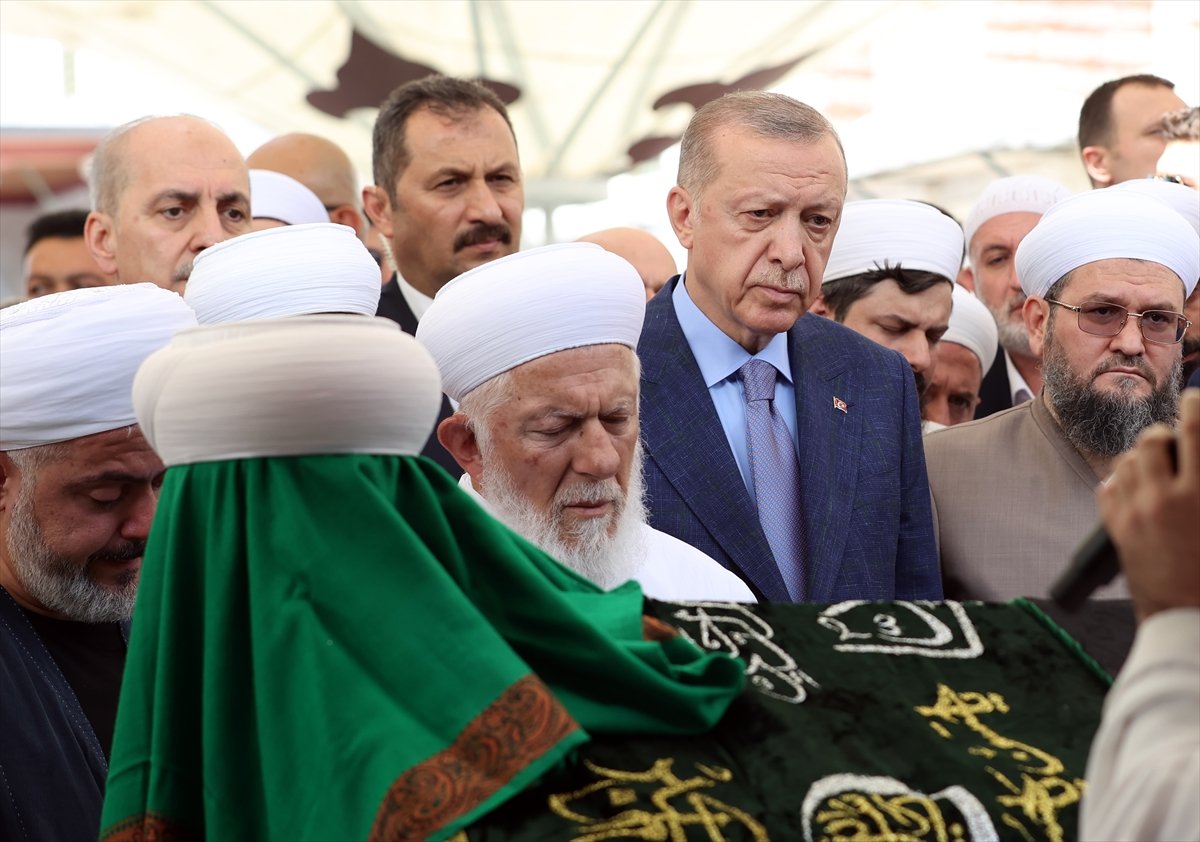 Cumhurbaşkanı Erdoğan, Mahmut Ustaosmanoğlu nun cenazesine katıldı #5