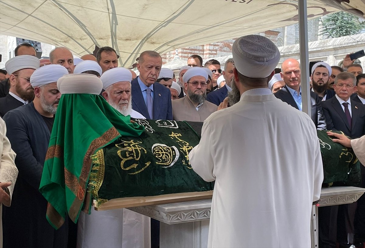 Cumhurbaşkanı Erdoğan, Mahmut Ustaosmanoğlu nun cenazesine katıldı #8