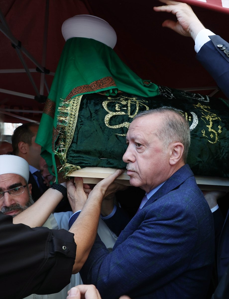 Cumhurbaşkanı Erdoğan, Mahmut Ustaosmanoğlu nun cenazesine katıldı #11