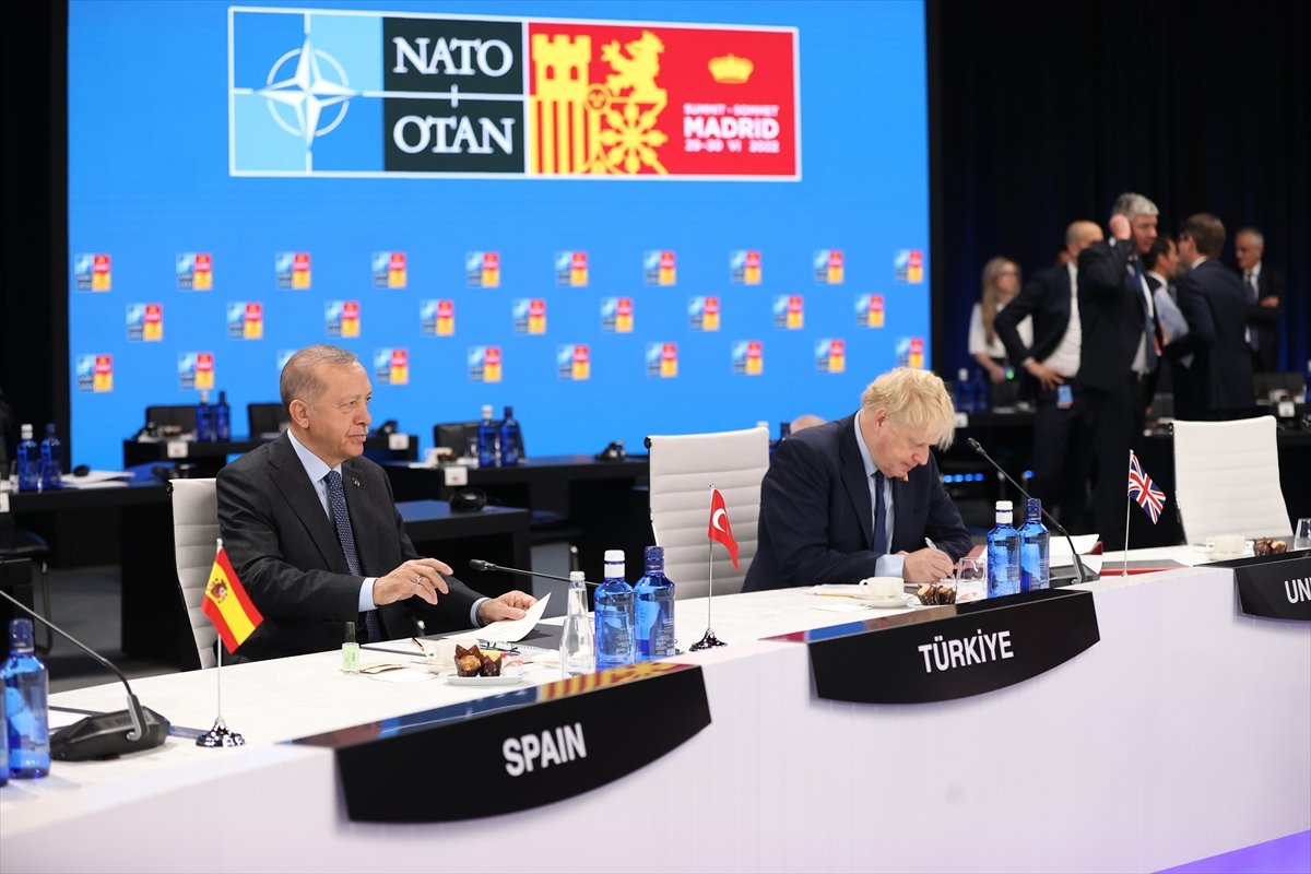 Cumhurbaşkanı Erdoğan, NATO liderlerine terörün gerçek yüzü videosu izletti #1
