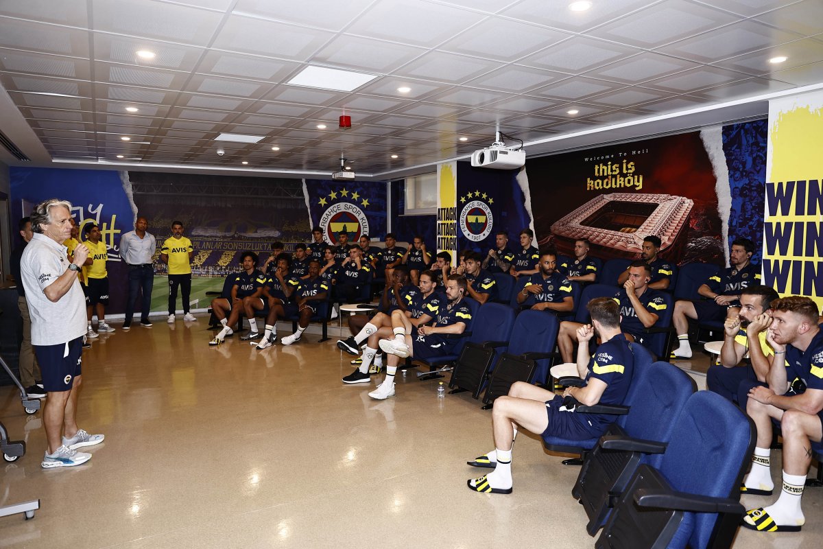 Fenerbahçe, sezonun ilk antrenmanını gerçekleştirdi #4