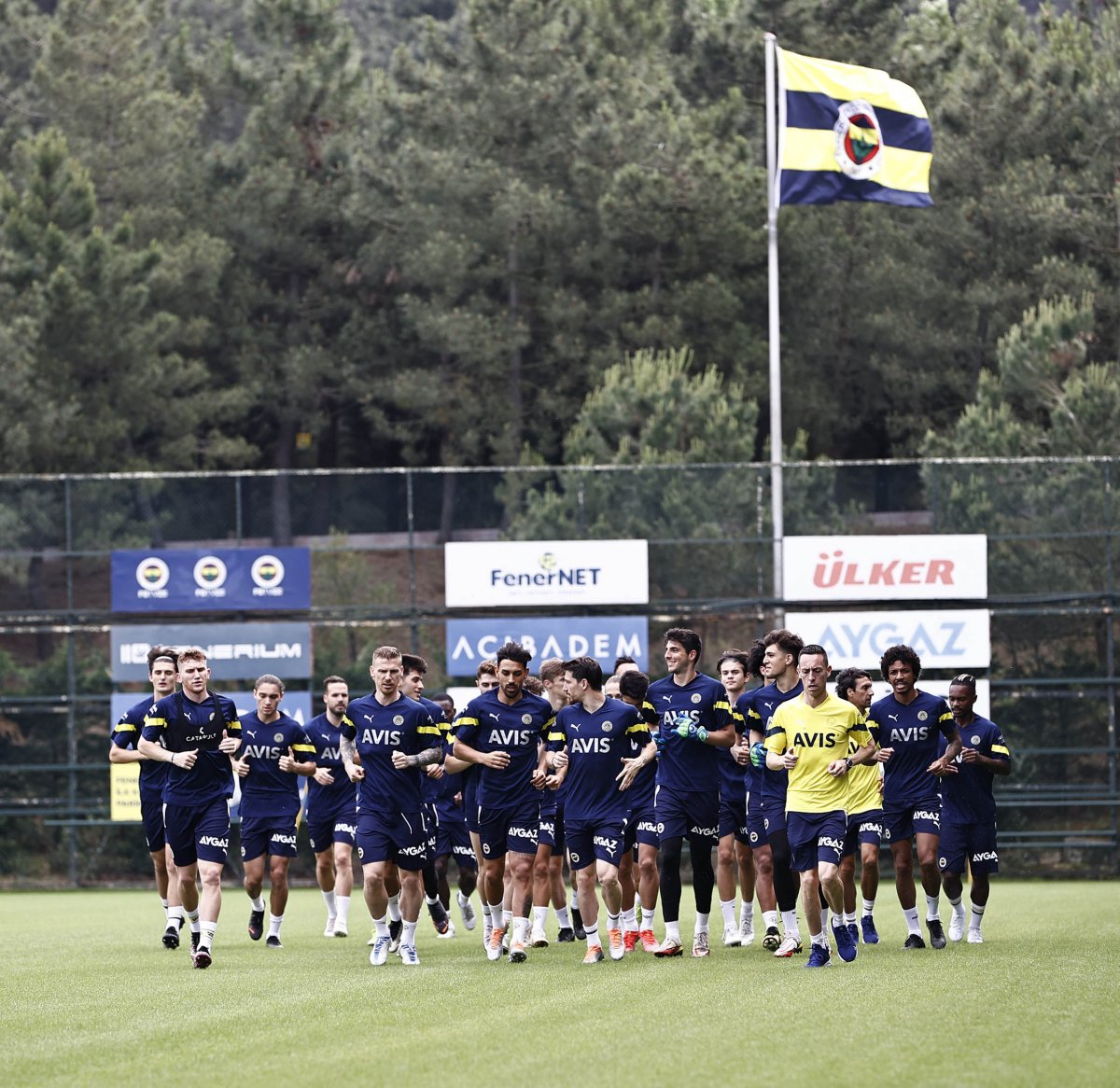 Fenerbahçe, sezonun ilk antrenmanını gerçekleştirdi #5
