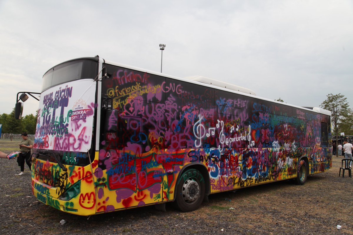 İBB, Yenikapı da otobüs boyama etkinliği düzenledi #1