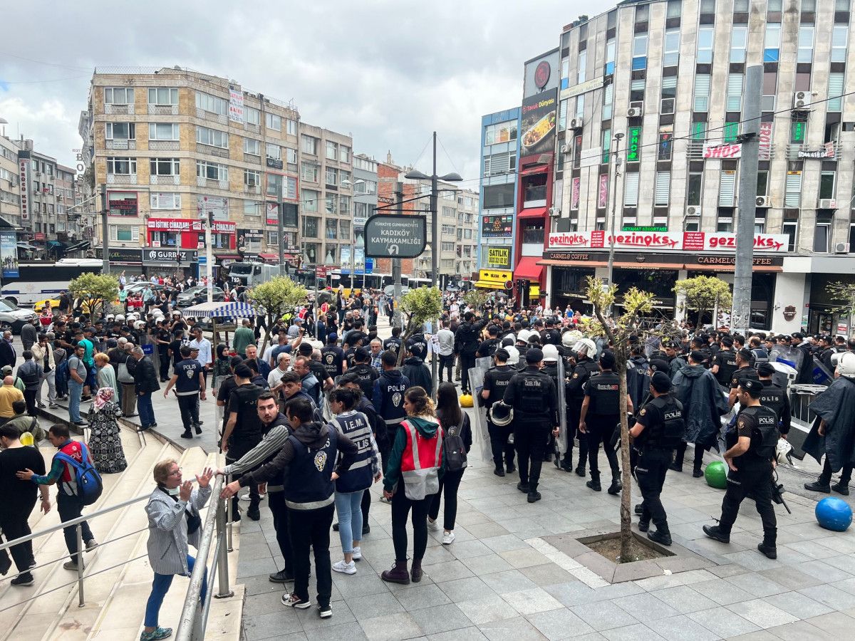 Kadıköy de Öcalan a destek için yürüyenlere operasyon #2