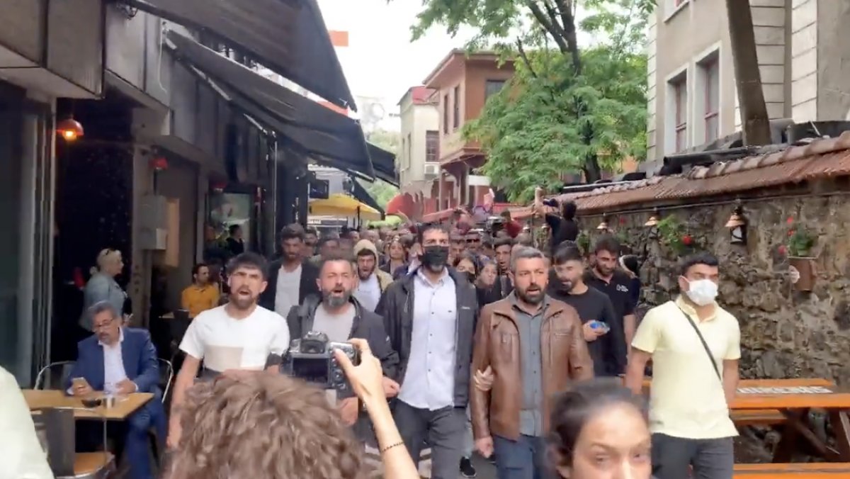 Kadıköy de Öcalan a destek için yürüyenlere operasyon #5