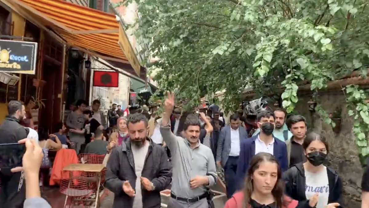 Kadıköy de Öcalan a destek için yürüyenlere operasyon #6