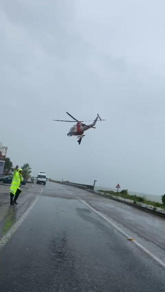 Kastamonu daki vatandaşlar selden helikopterle kurtarılıyor #2