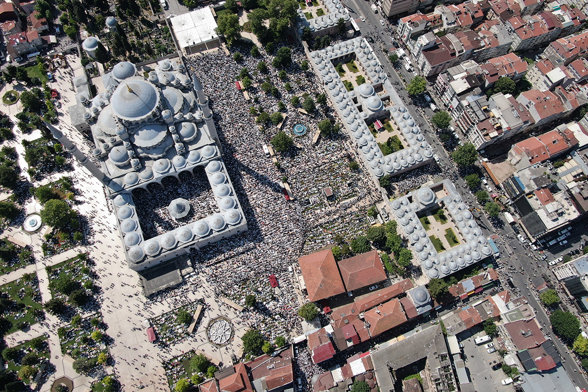 Mahmut Ustaosmanoğlu’nun cenazesine binlerce kişi akın etti