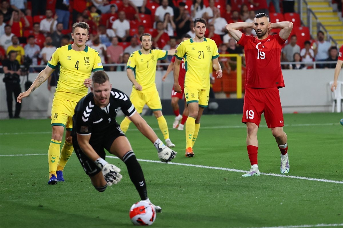 Serdar Dursun bu kez Litvanya maçını es geçti #1
