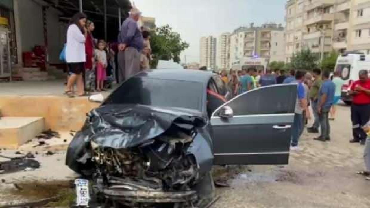 Tarsus’ta iki otomobil çarpıştı: 3 yaralı