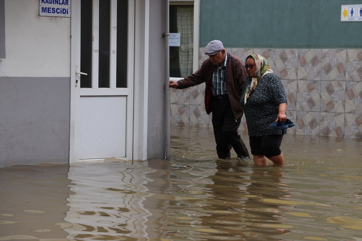 Zonguldak ta şiddetli yağışlar Filyos Çayı nı taşırdı #2