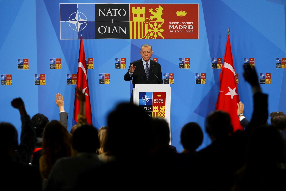 ABD li gazetecinin NATO Zirvesi nde Cumhurbaşkanı Erdoğan şaşkınlığı #1