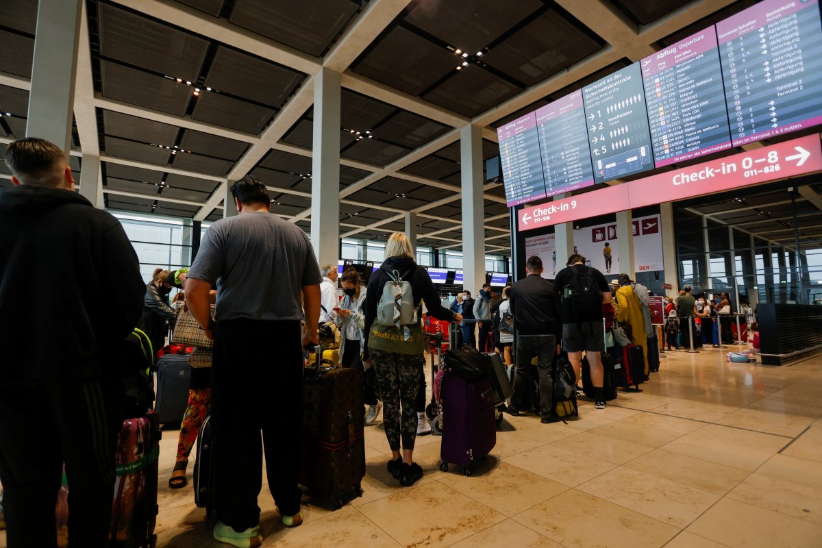 Almanya havalimanı krizini Türk yöneticilerle aşmak istiyor #2