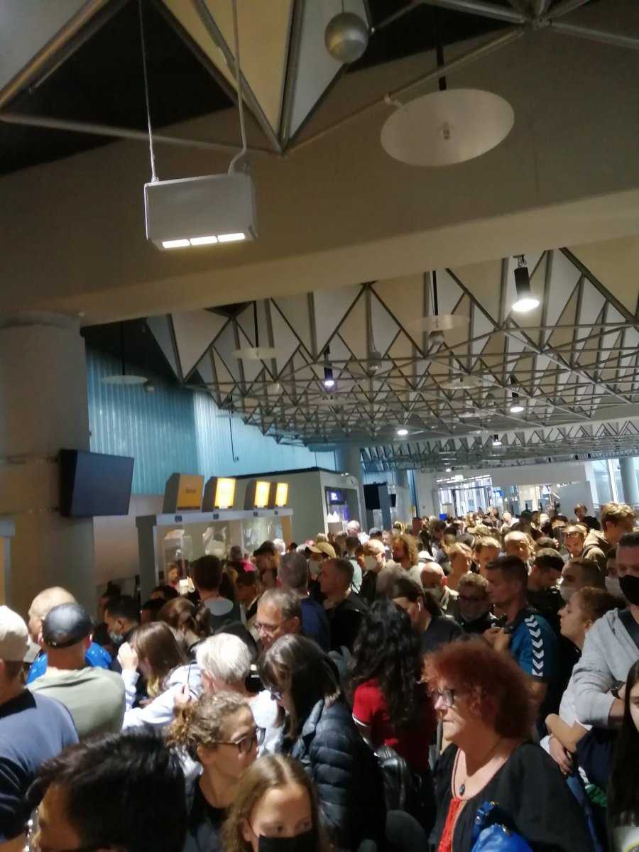 Avrupa’daki havalimanlarında kriz büyüyor #5
