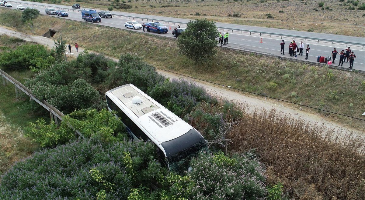 Bayram yolundaki kazalarda 25 kişi hayatını kaybetti #1