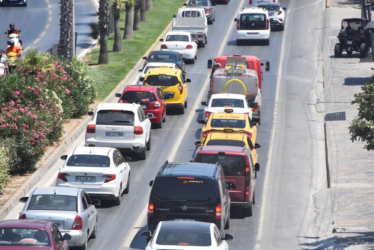 Bodrum da bayram öncesi trafik durma noktasında #1