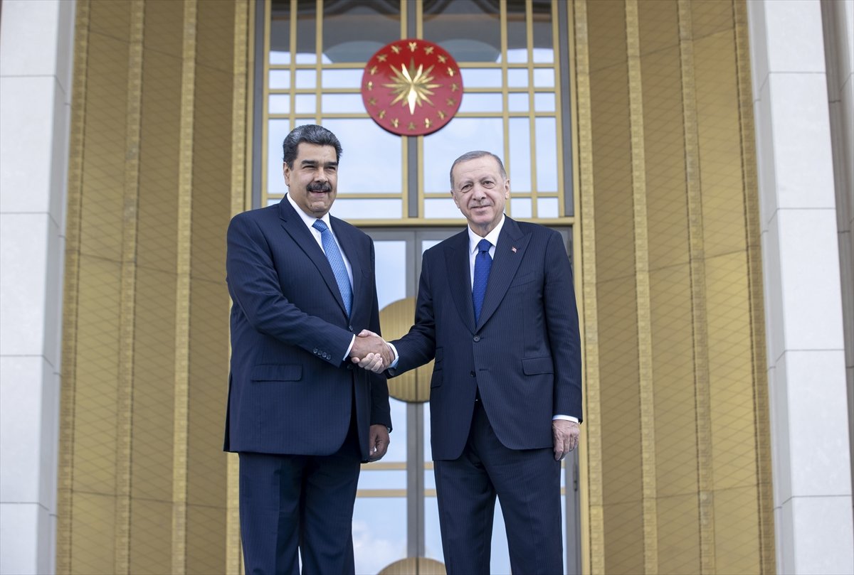 Cumhurbaşkanı Erdoğan dan Venezuela ya iadeiziyaret #4