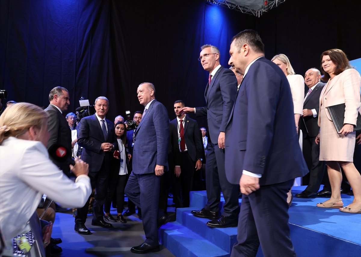 Cumhurbaşkanı Erdoğan, Madrid dönüşü soruları yanıtladı #5
