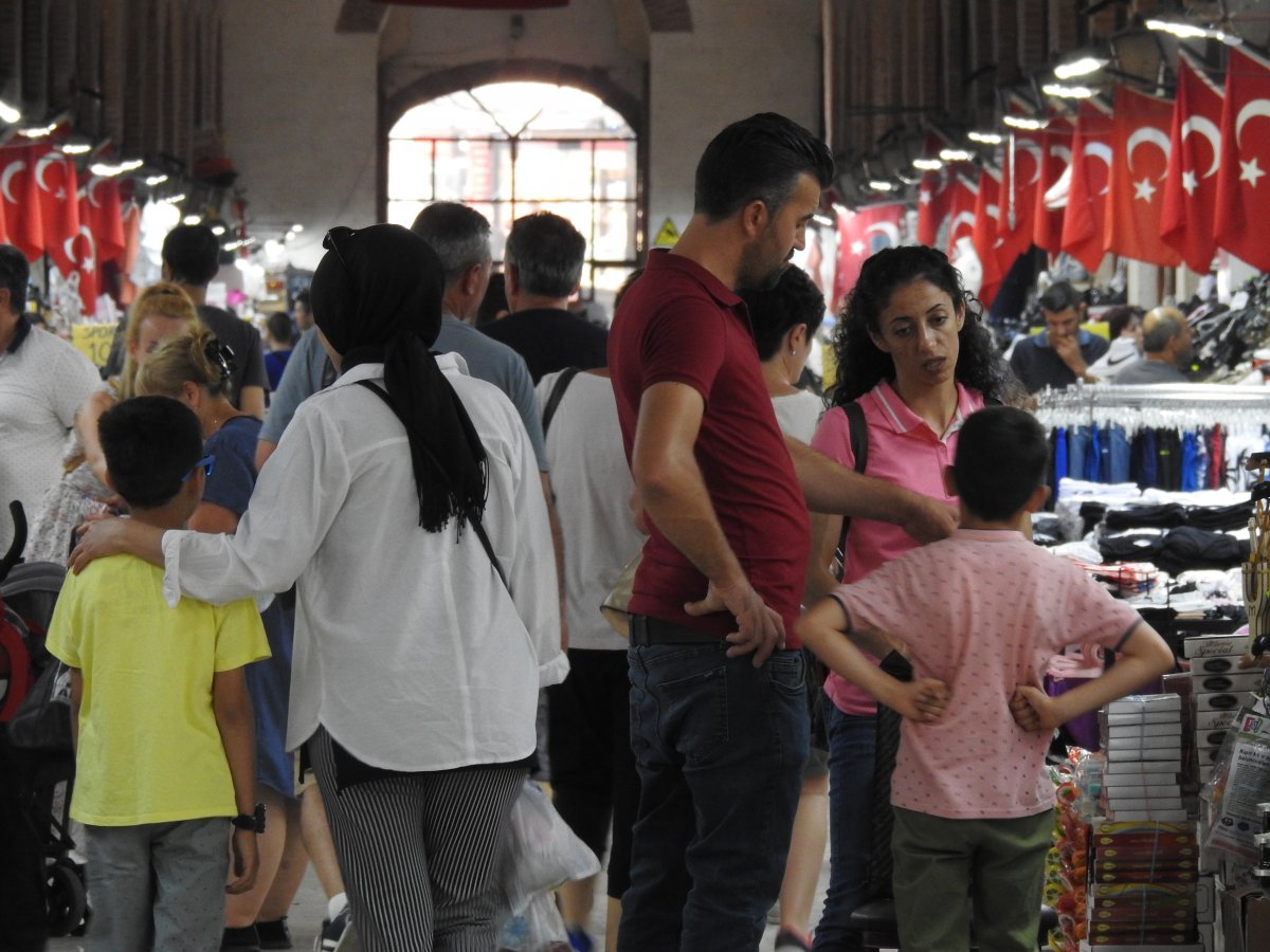 Edirne de gurbetçiler, alışverişleriyle esnafın yüzünü güldürüyor #5