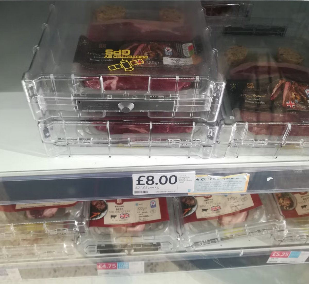 İngiltere de marketlerde bazı gıdalara elektronik kilit takıldı #3
