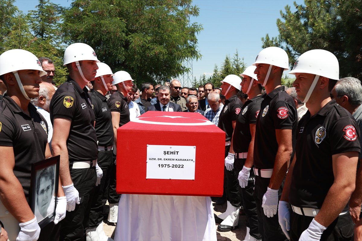 Konya da öldürülen Dr. Ekrem Karakaya Kayseri de son yolculuğuna uğurlandı #3