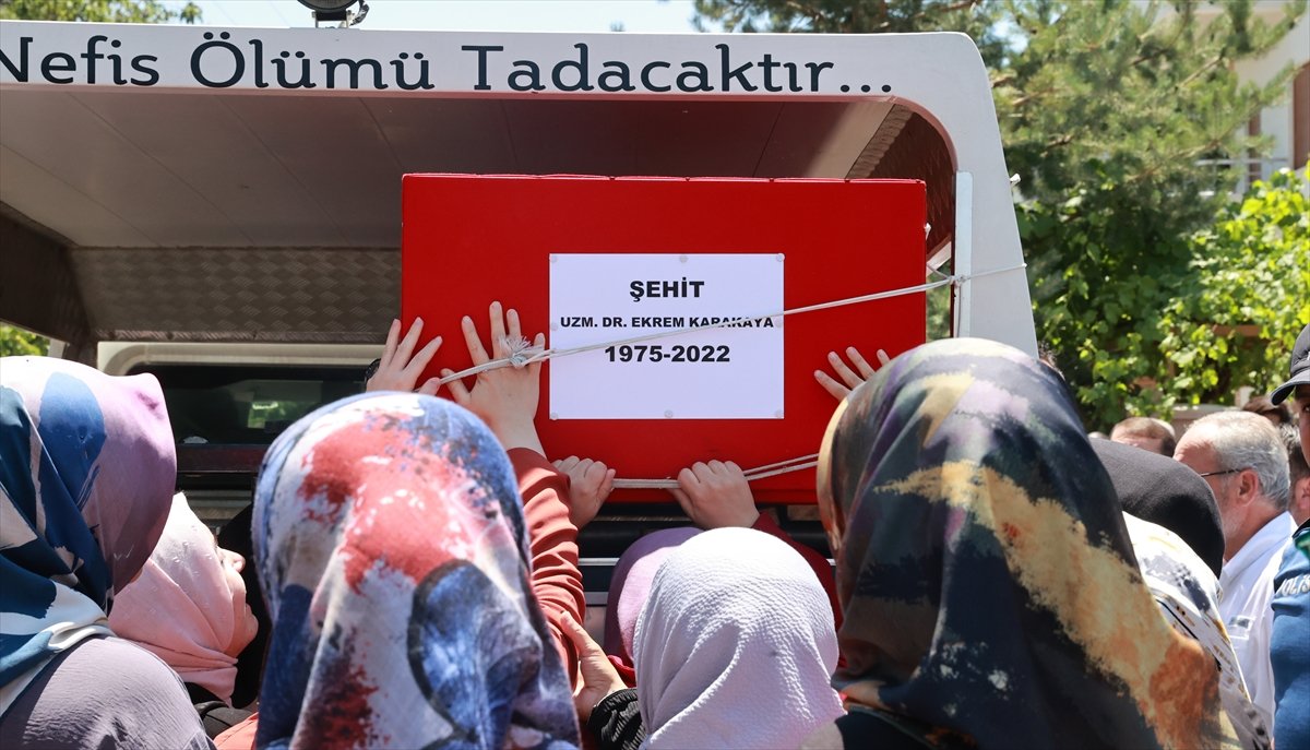 Konya da öldürülen Dr. Ekrem Karakaya Kayseri de son yolculuğuna uğurlandı #4