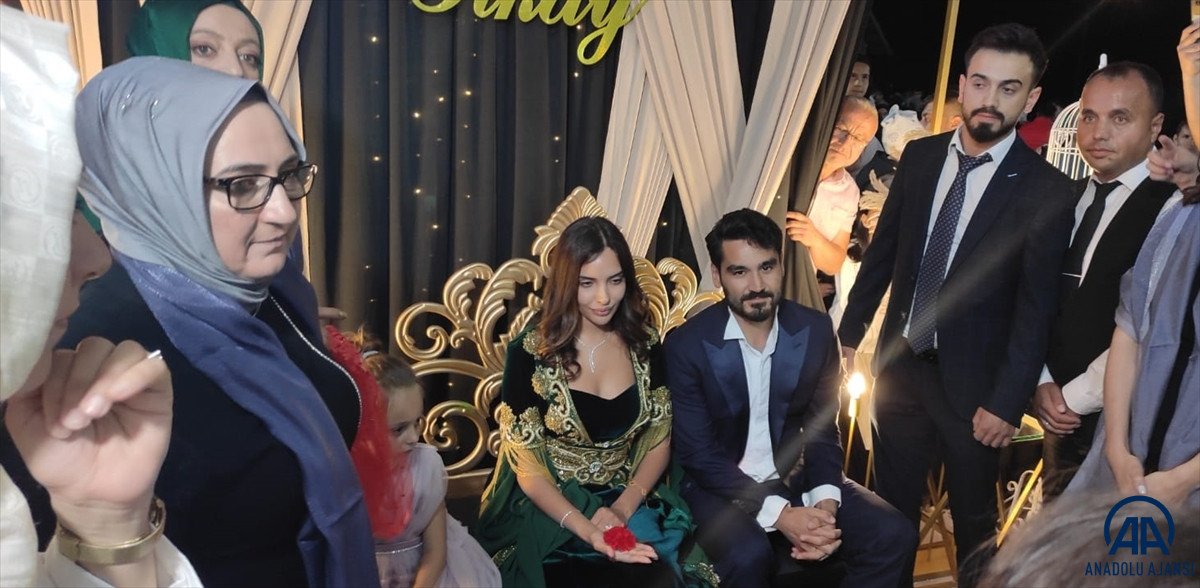 Manchester City oyuncusu İlkay Gündoğan, Sara Arfaoui ile Balıkesir de düğün yaptı #11