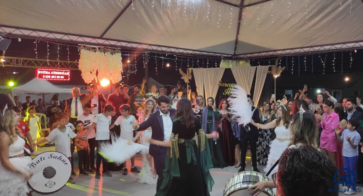 Manchester City oyuncusu İlkay Gündoğan, Sara Arfaoui ile Balıkesir de düğün yaptı #12