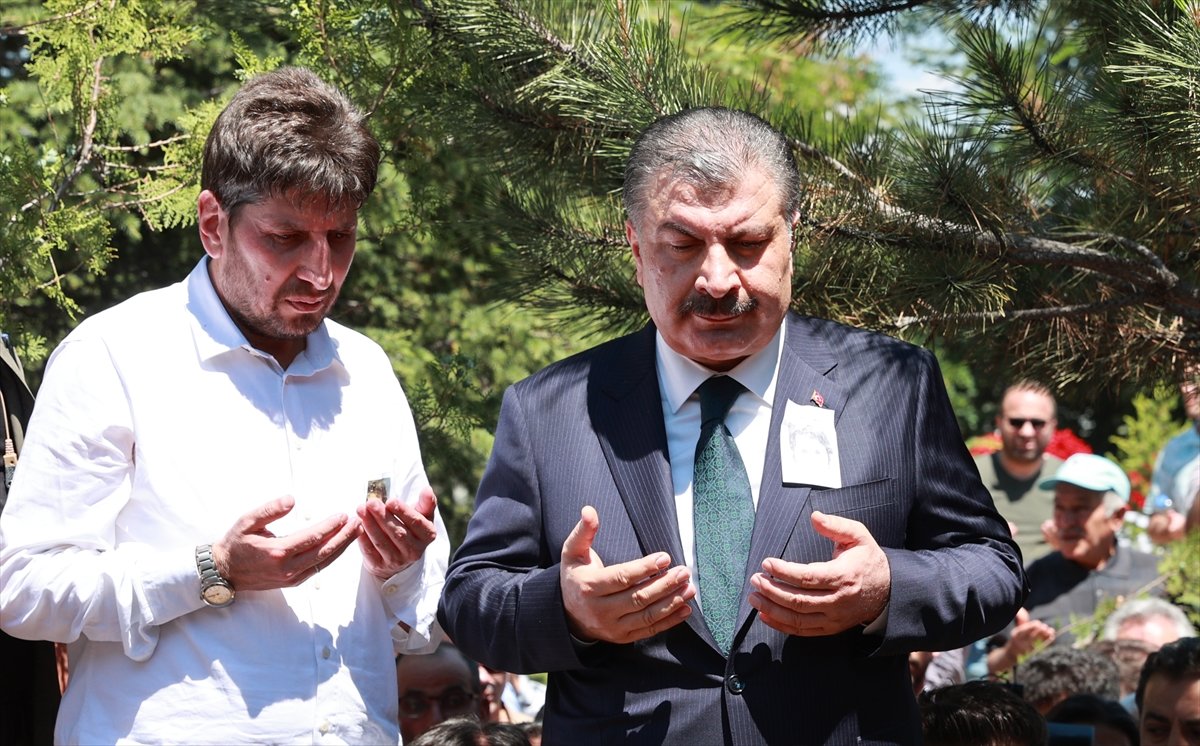 Sağlık Bakanı Fahrettin Koca, Konya da öldürülen doktorla ilgili konuştu #1