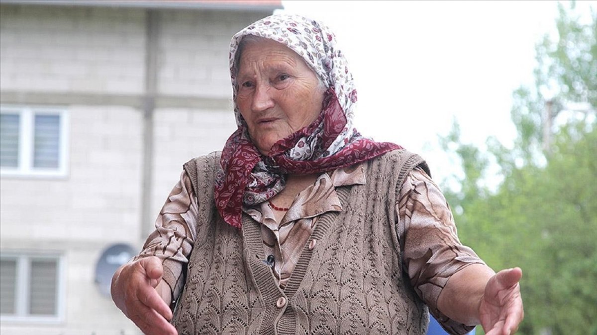 Srebrenitsalı Mevlida Nine, yıllar sonra bulunan bir oğlunu ve eşini defnedecek #1