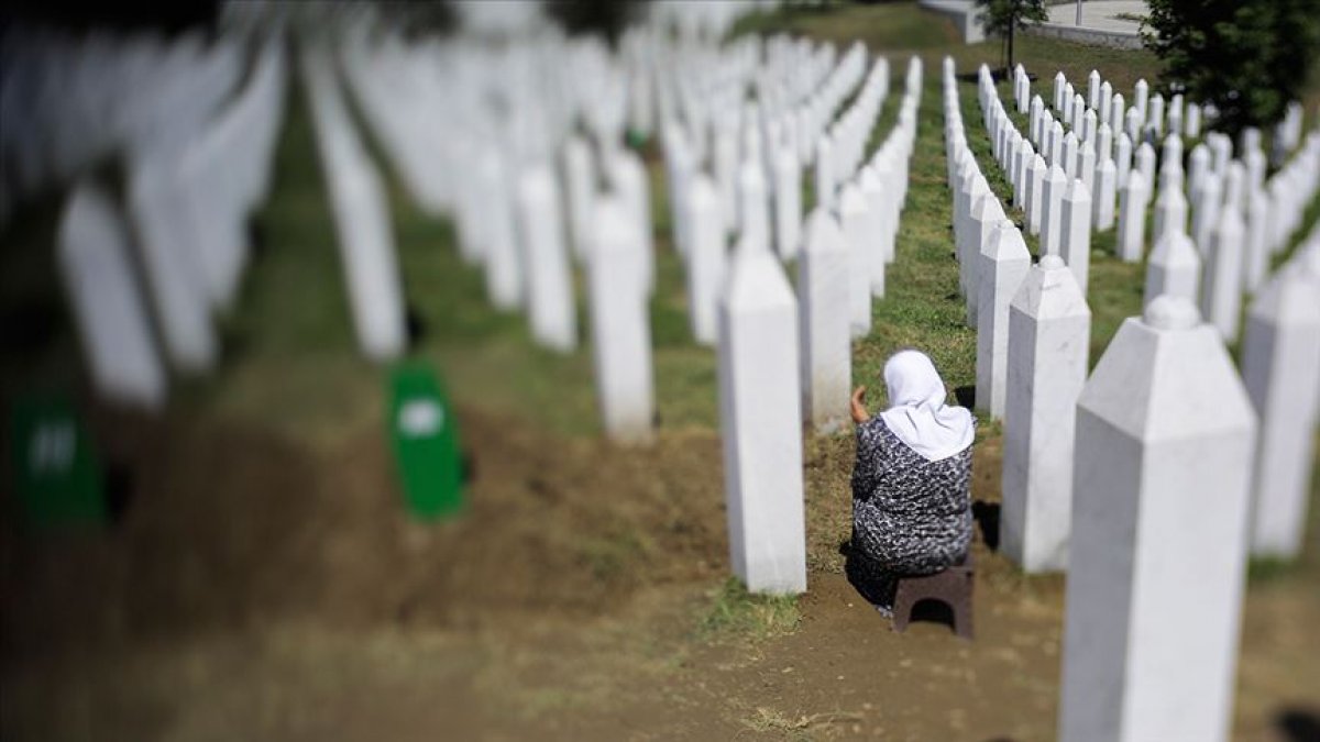 Srebrenitsalı Mevlida Nine, yıllar sonra bulunan bir oğlunu ve eşini defnedecek #4