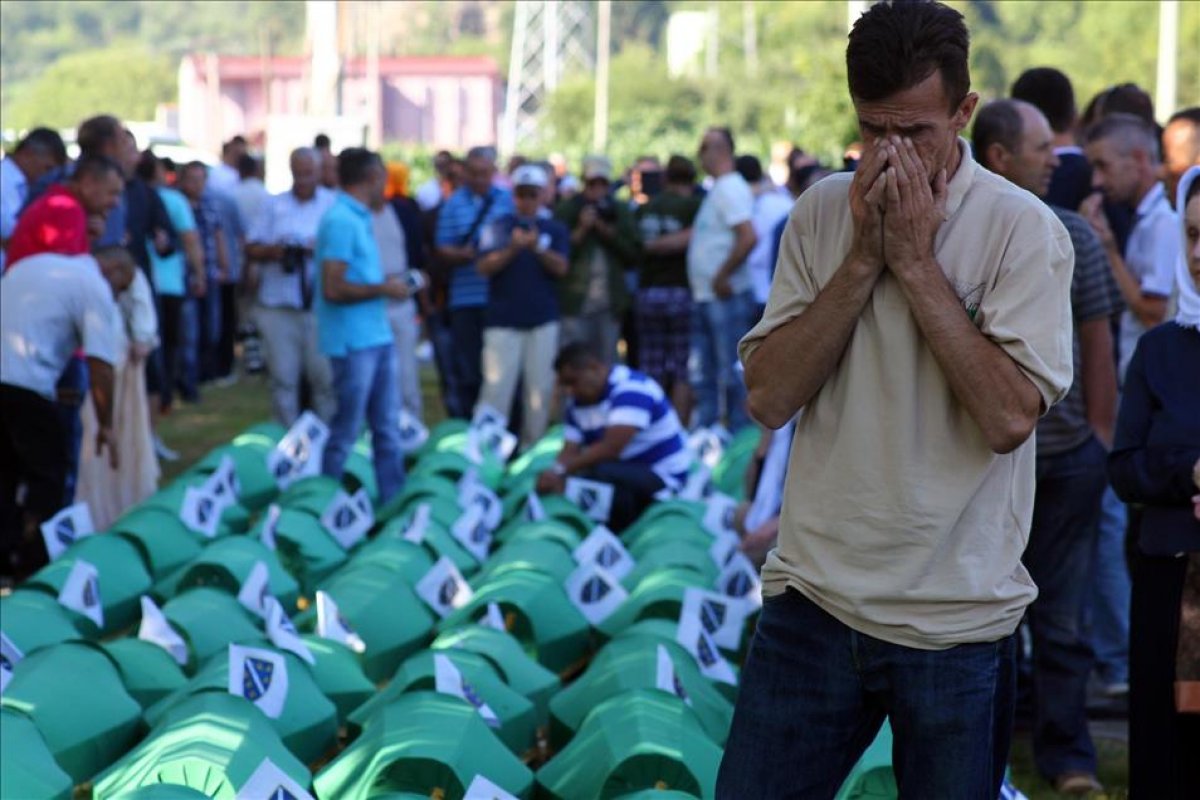 Srebrenitsalı Mevlida Nine, yıllar sonra bulunan bir oğlunu ve eşini defnedecek #8