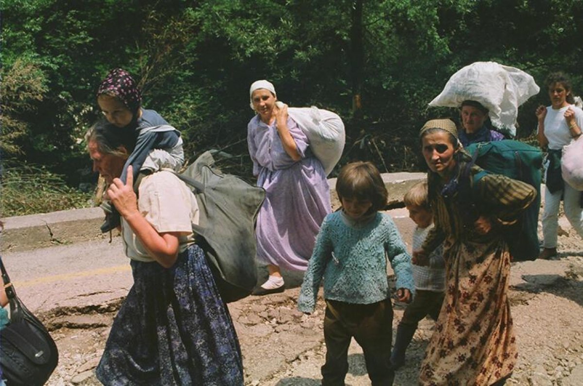 Srebrenitsalı Mevlida Nine, yıllar sonra bulunan bir oğlunu ve eşini defnedecek #14