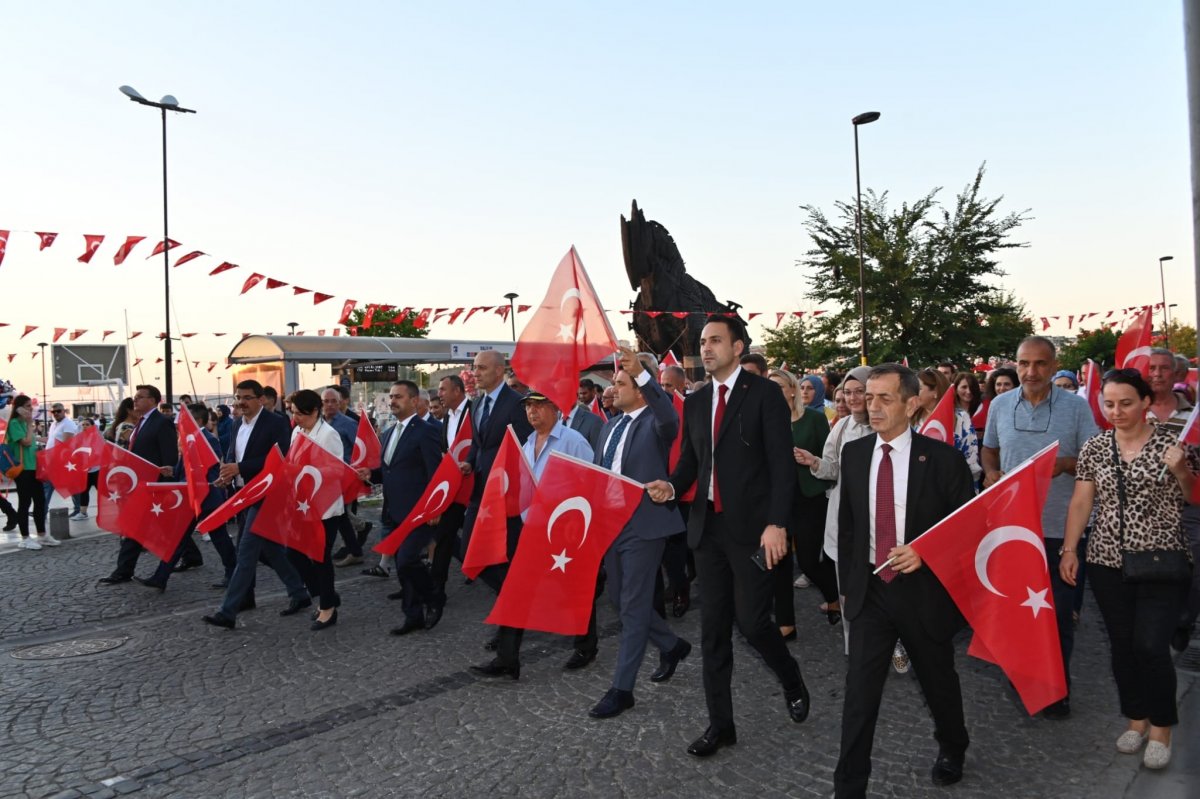 Yurdun dört bir yanında 15 Temmuz Demokrasi ve Milli Birlik günü etkinlikleri yapıldı #11