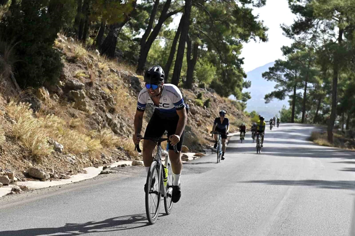Antalya’da Bisiklet Tırmanış Yarışı Düzenlendi