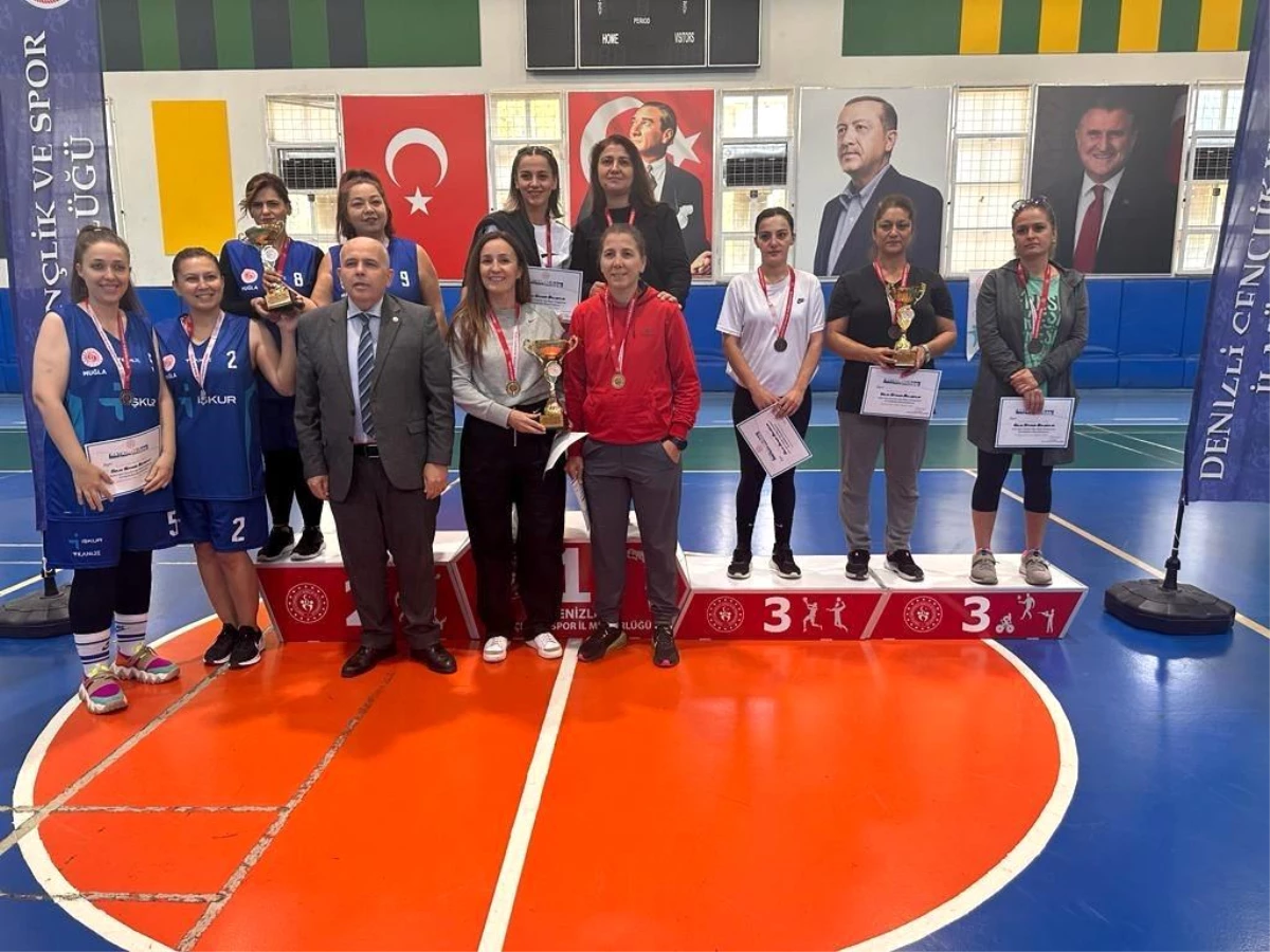 Aydın İl Milli Eğitim Müdürlüğü Kadın Basketbol Takımı Bölge Finallerini Şampiyon Tamamladı