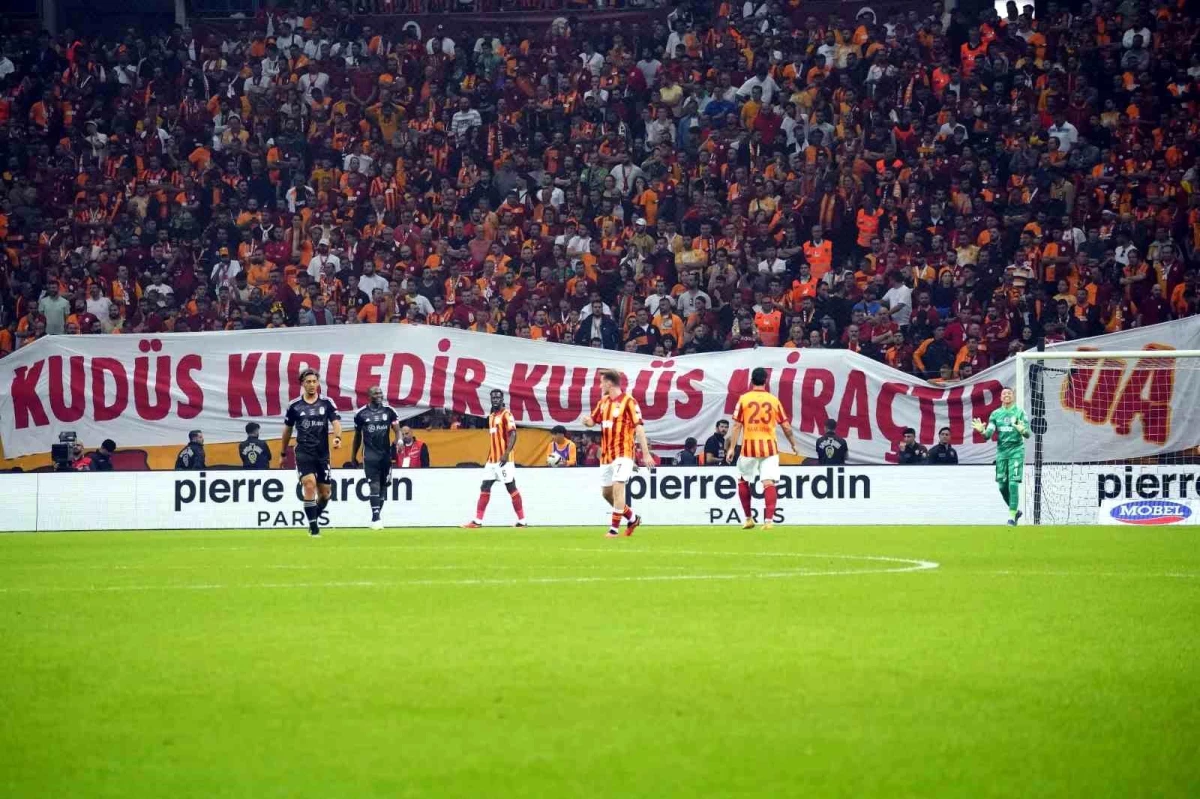 Beşiktaş, Galatasaray'a 2-1 mağlup oldu