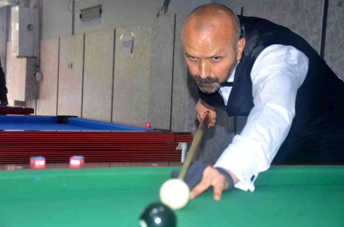 Bilecikli bilardocu Murat Kiremitçi, Türkiye Snooker Bilardo Şampiyonasına hazırlanıyor
