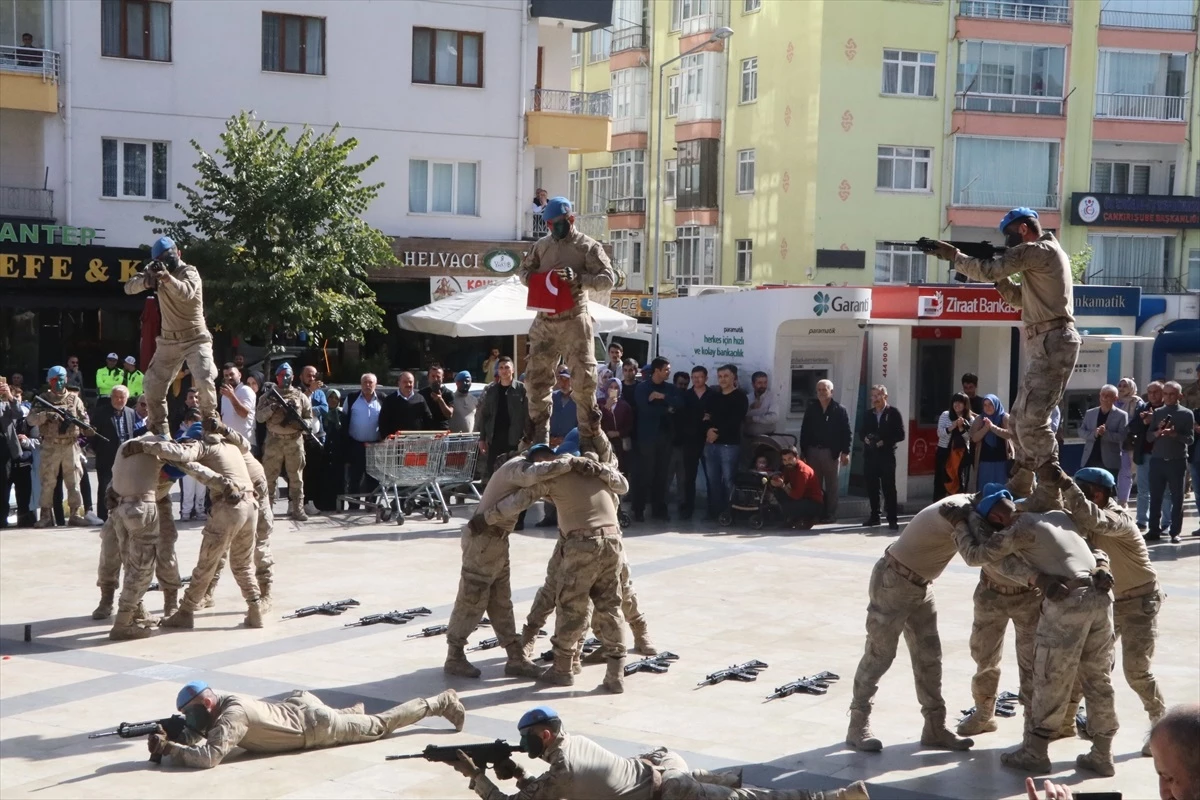 Çankırı'da Cumhuriyet'in 100. Yılında Komando ve JAK Gösterisi