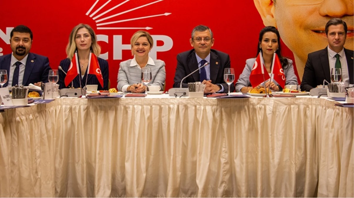 CHP'li Özel: Milletvekili grubunda yüzde 55'e 45, biz öndeyiz
