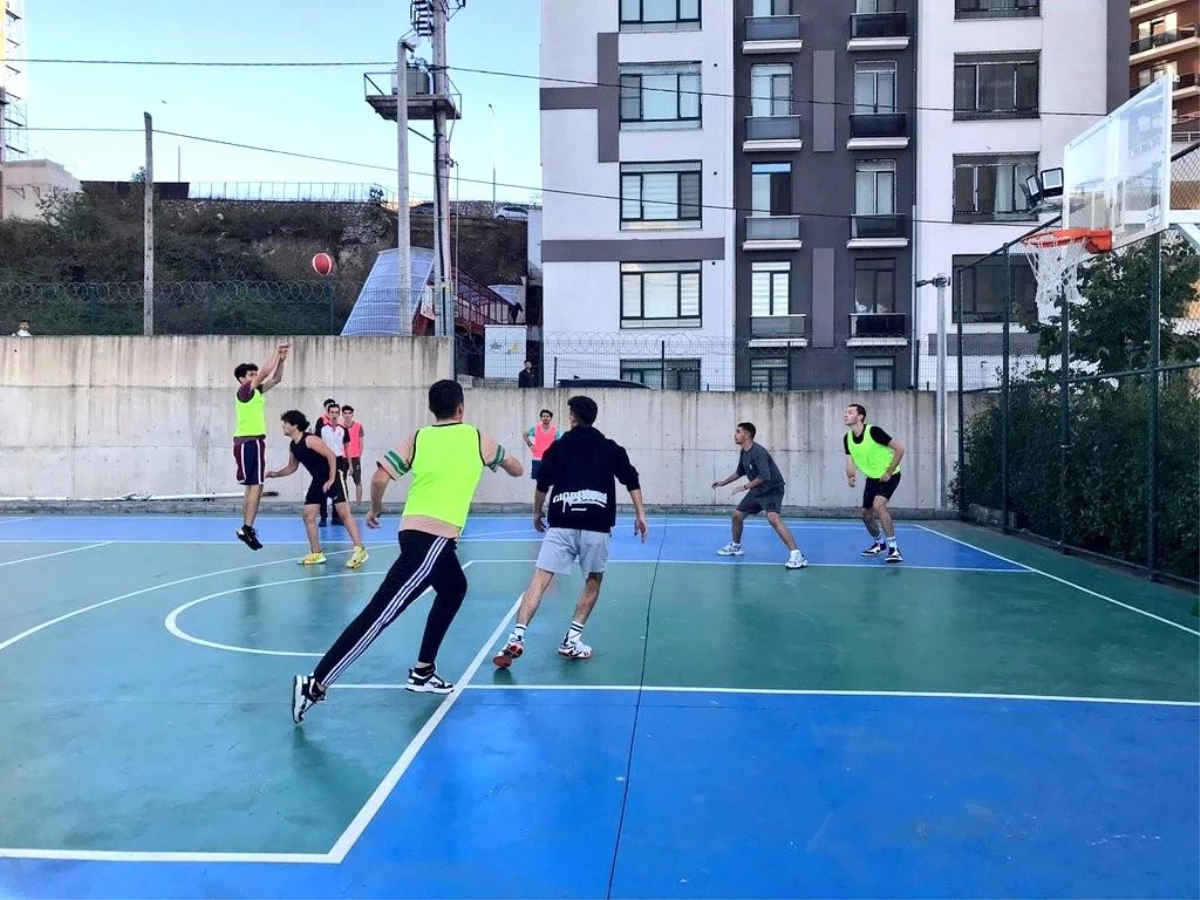 Düzce Üniversitesi Öğrenci Yurtları Arasında Streetball Turnuvası Şampiyonu Belli Oldu