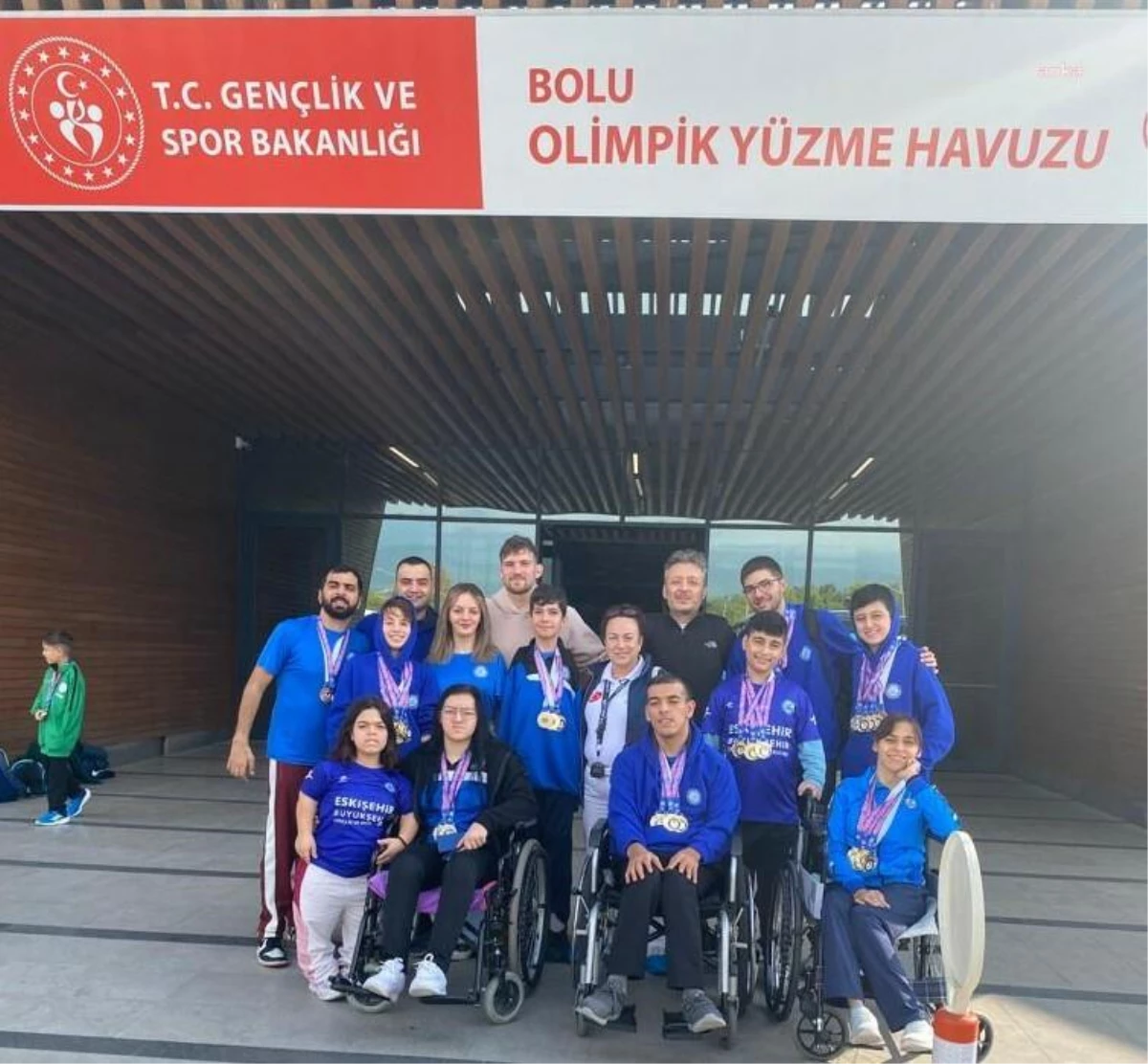 Eskişehir Büyükşehir Gençlik ve Spor Kulübü Yüzücüleri Büyük Başarı Elde Etti