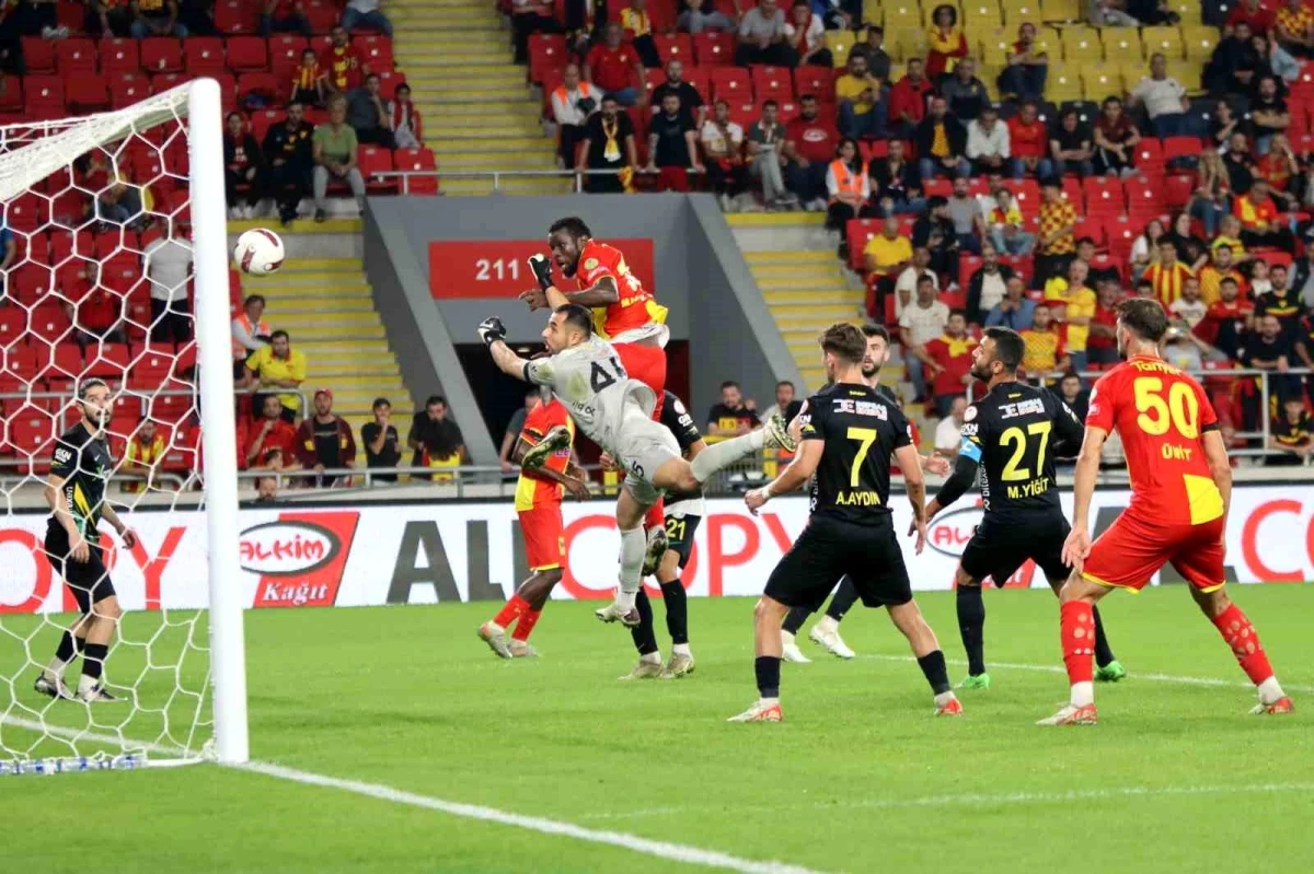 Göztepe’nin 36 yaşındaki golcüsü Mame Diouf, 5 maçlık aranın ardından gol attı