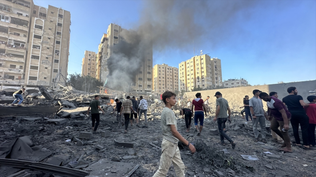 Son Dakika: İsrail bu kez Gazze'de camiye saldırdı, ölü ve yaralılar var
