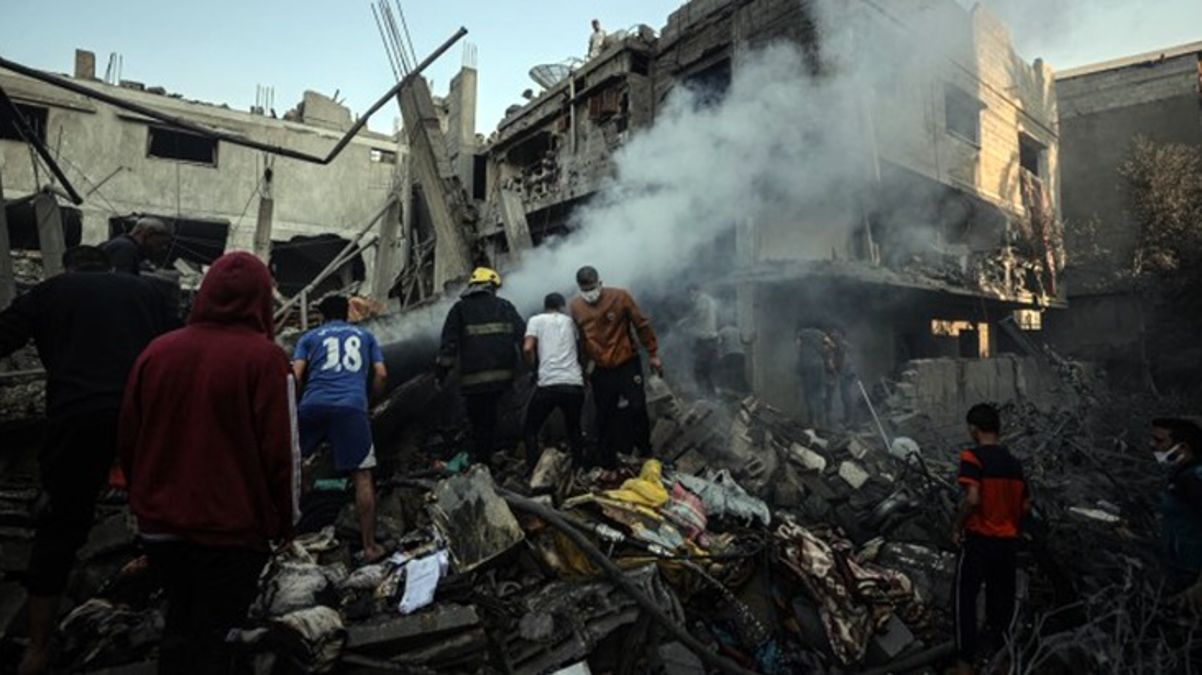 İsrail ordusundan Gazze’de yeni katliam mesajı: Hepiniz terörist sayılacaksınız