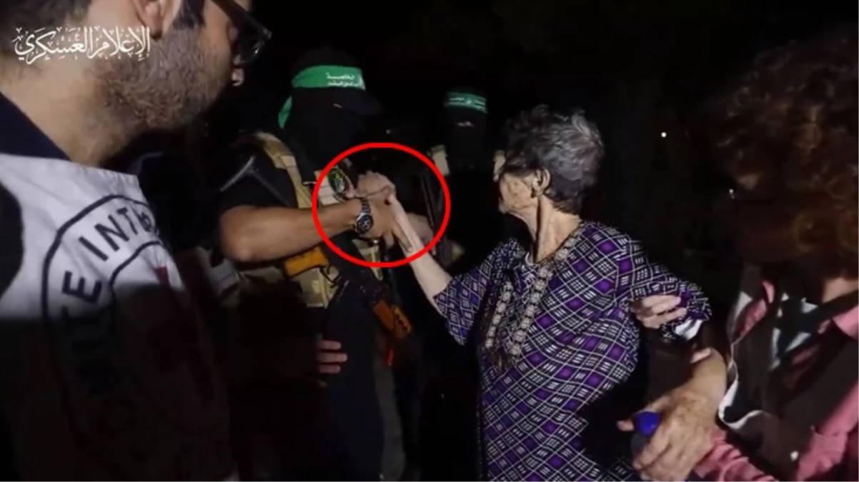 İsrailli rehineye kameralar önünde soruldu: Neden Hamas militanının elini sıktınız?
