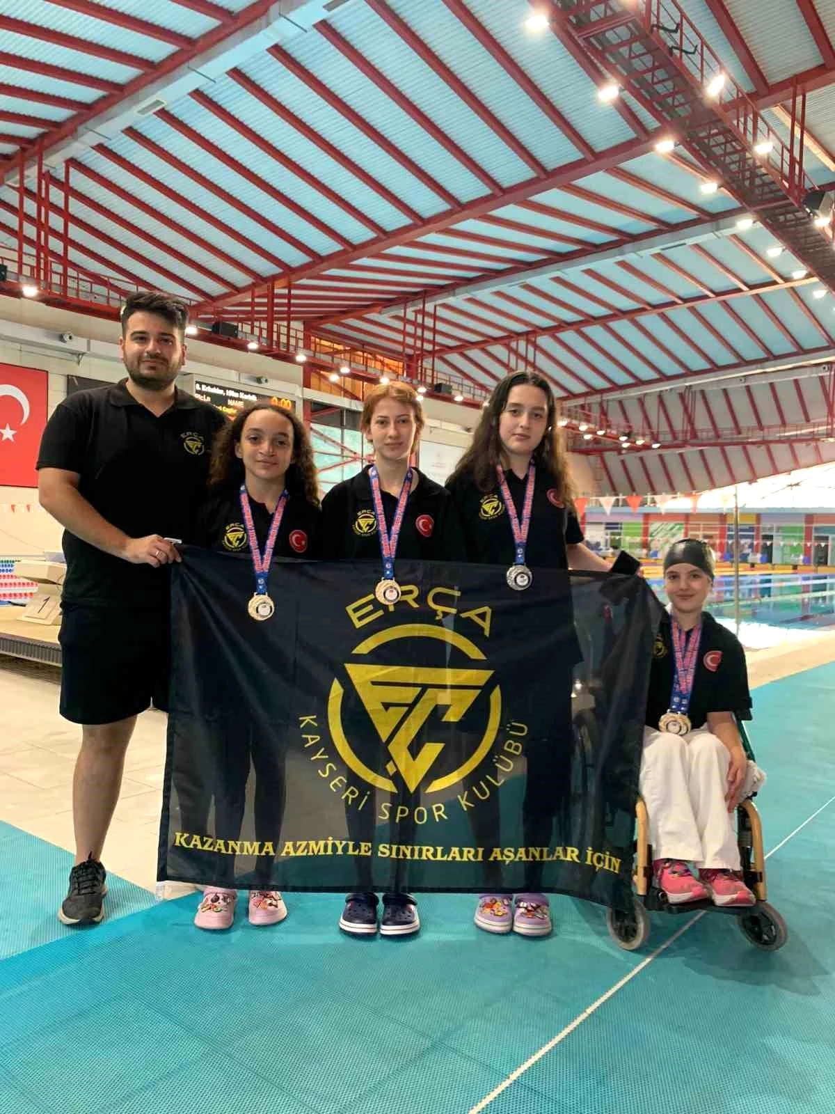 Kayseri Erça Spor Kulübü Bedensel Engelli Yüzücüleri Türkiye Para Yüzme Şampiyonası’nda Madalyalara Ambargo Koydu
