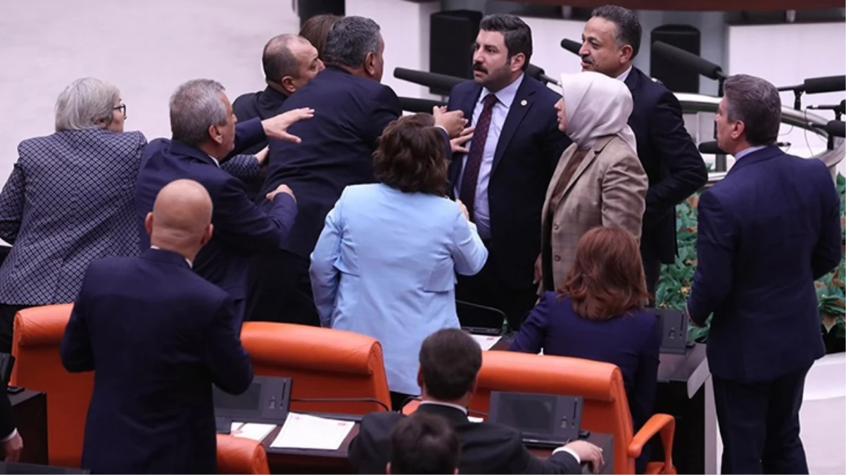 Kılıçdaroğlu'nun seçmene attığı SMS, TBMM'de tartışma konusu oldu